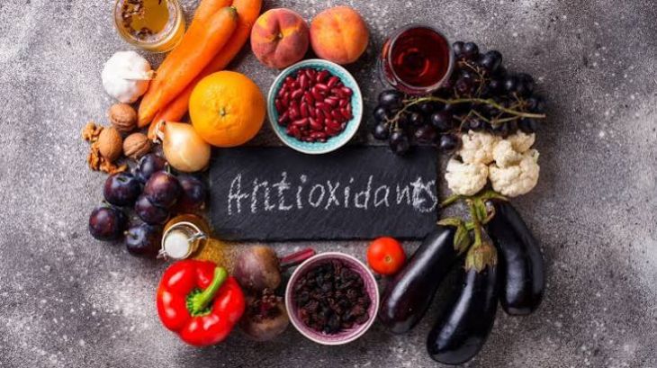 How Antioxidants Help Protect Cells From Damage